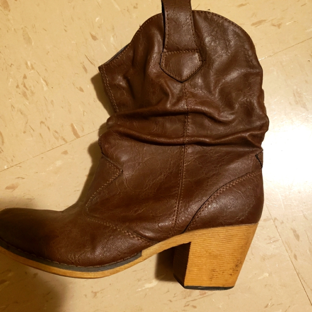 Rue 21 Brown heeled boots size 8/9